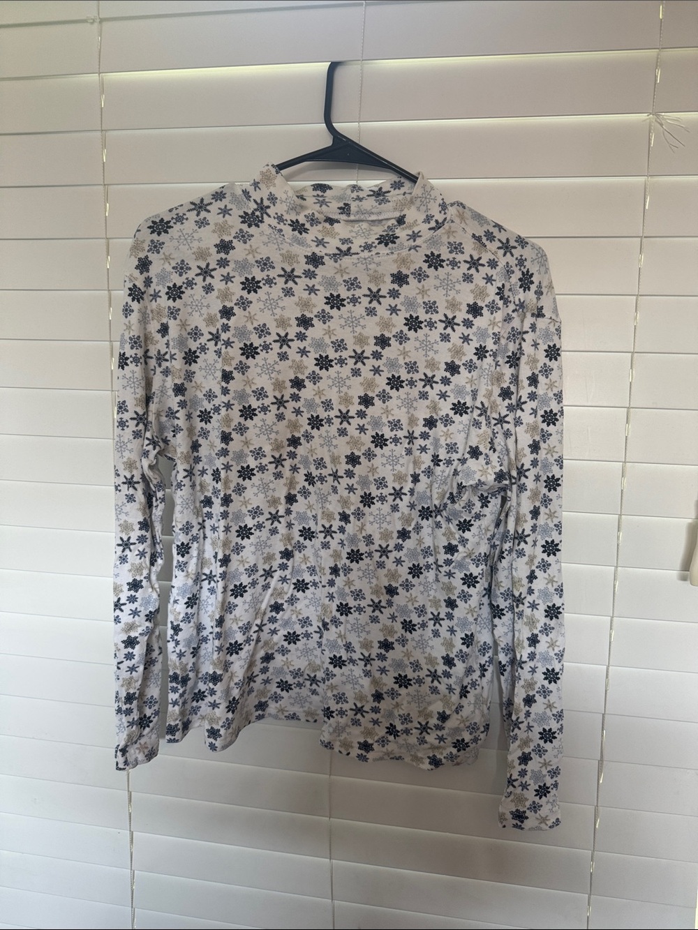 Northcrest White Mock Neck Top with Navy & Light Gray Snowflake Print - Box 005